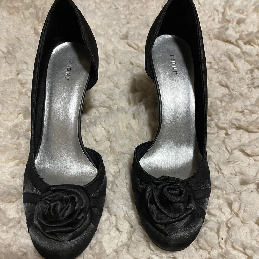 Beautiful black pumps